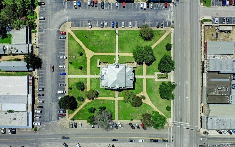 100 S Micah Andrews, Blanco, TX 78606, 4 Habitaciones Habitaciones , ,3 BañosBaños,Residential,En Venta,100 S Micah Andrews,0,1918089