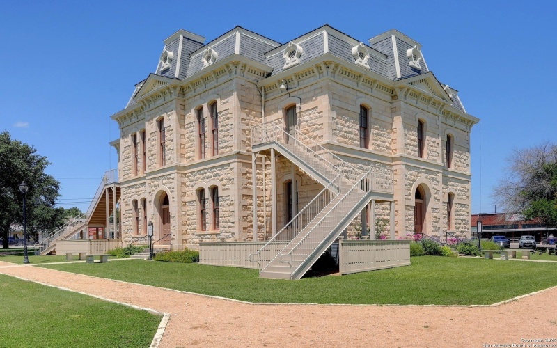 100 S Micah Andrews, Blanco, TX 78606, 4 Habitaciones Habitaciones , ,3 BañosBaños,Residential,En Venta,100 S Micah Andrews,0,1918089