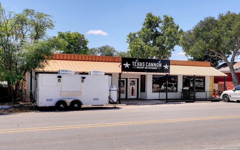 100 S Micah Andrews, Blanco, TX 78606, 4 Habitaciones Habitaciones , ,3 BañosBaños,Residential,En Venta,100 S Micah Andrews,0,1918089