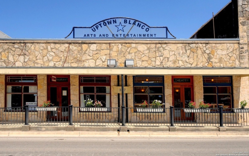 100 S Micah Andrews, Blanco, TX 78606, 4 Habitaciones Habitaciones , ,3 BañosBaños,Residential,En Venta,100 S Micah Andrews,0,1918089