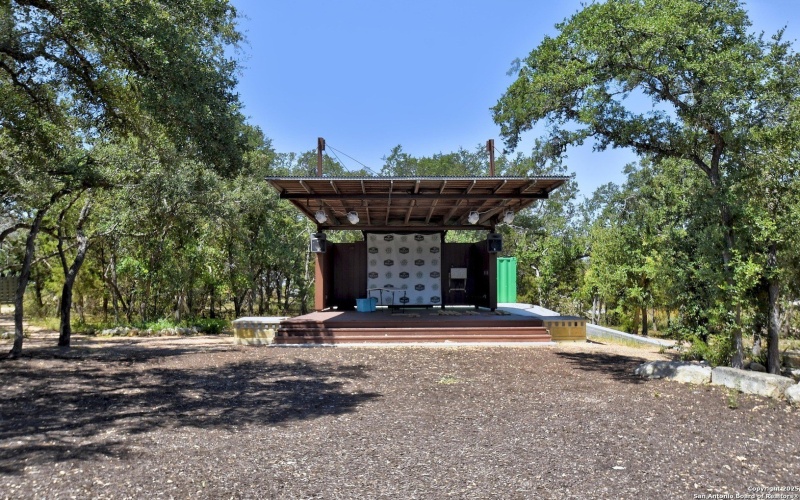 100 S Micah Andrews, Blanco, TX 78606, 4 Habitaciones Habitaciones , ,3 BañosBaños,Residential,En Venta,100 S Micah Andrews,0,1918089