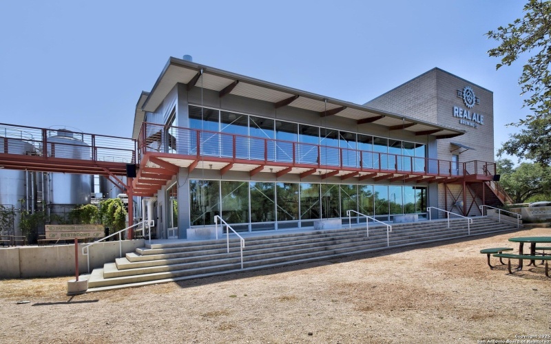 100 S Micah Andrews, Blanco, TX 78606, 4 Habitaciones Habitaciones , ,3 BañosBaños,Residential,En Venta,100 S Micah Andrews,0,1918089