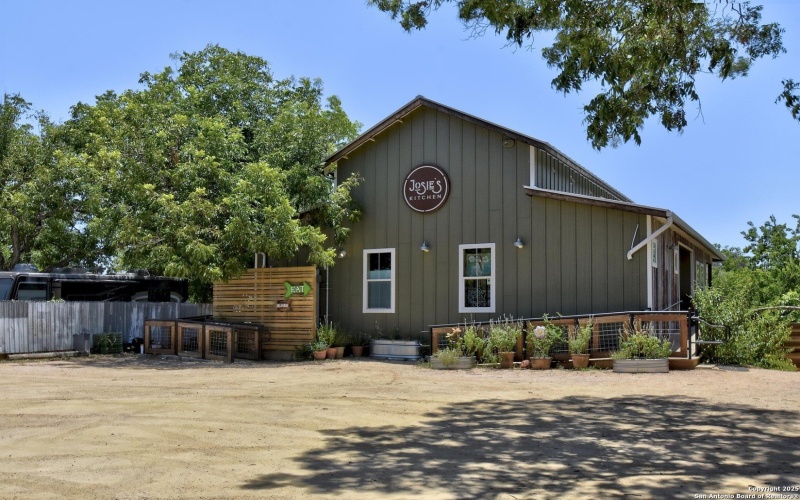 100 S Micah Andrews, Blanco, TX 78606, 4 Habitaciones Habitaciones , ,3 BañosBaños,Residential,En Venta,100 S Micah Andrews,0,1918089