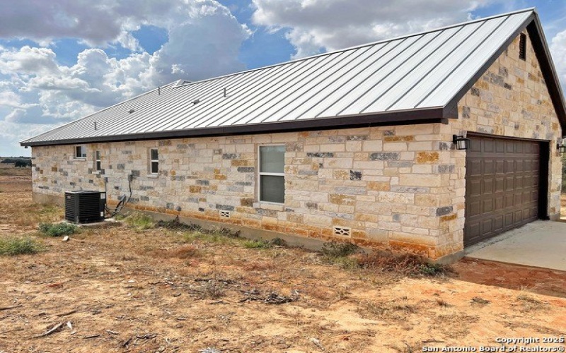 14674 Silesia Dr, St Hedwig, TX 78152, 4 Bedrooms Bedrooms, ,2 BathroomsBathrooms,Residential,For Sale,14674 Silesia Dr,0,1918130