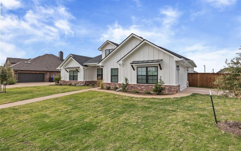 1901 Angelus Street, Waco, TX 76712, 4 Bedrooms Bedrooms, ,3 BathroomsBathrooms,Residential,For Sale,1901 Angelus Street,0,21054526