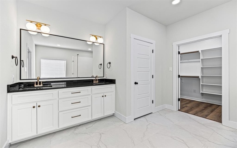 1901 Angelus Street, Waco, TX 76712, 4 Bedrooms Bedrooms, ,3 BathroomsBathrooms,Residential,For Sale,1901 Angelus Street,0,21054526