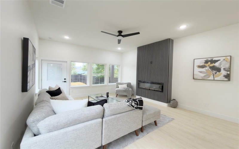 3119 Parvia Avenue, Dallas, TX 75212, 4 Bedrooms Bedrooms, ,2 BathroomsBathrooms,Residential,For Sale,3119 Parvia Avenue,0,21084186