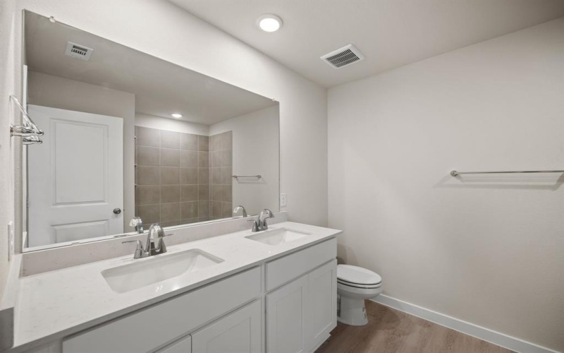 321 Amberville Drive, Red Oak, TX 75154, 4 Habitaciones Habitaciones , ,2 BañosBaños,Residential,En Venta,321 Amberville Drive,0,21096126