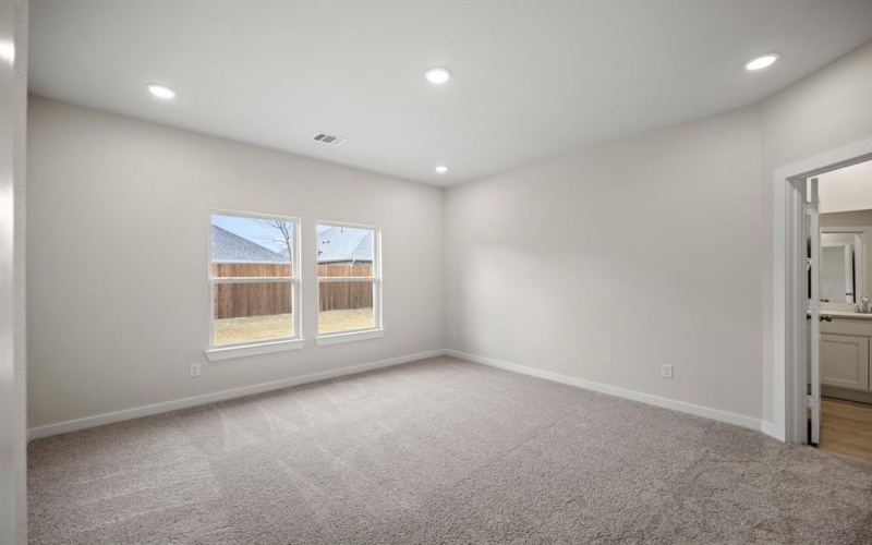 321 Amberville Drive, Red Oak, TX 75154, 4 Habitaciones Habitaciones , ,2 BañosBaños,Residential,En Venta,321 Amberville Drive,0,21096126