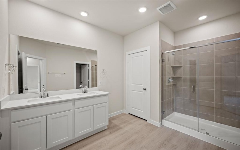 321 Amberville Drive, Red Oak, TX 75154, 4 Habitaciones Habitaciones , ,2 BañosBaños,Residential,En Venta,321 Amberville Drive,0,21096126