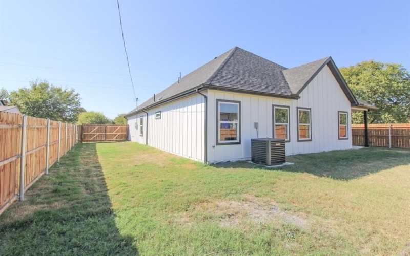 2521 Bruce Street, Fort Worth, TX 76111, 4 Habitaciones Habitaciones , ,2 BañosBaños,Residential,En Venta,2521 Bruce Street,0,21088922