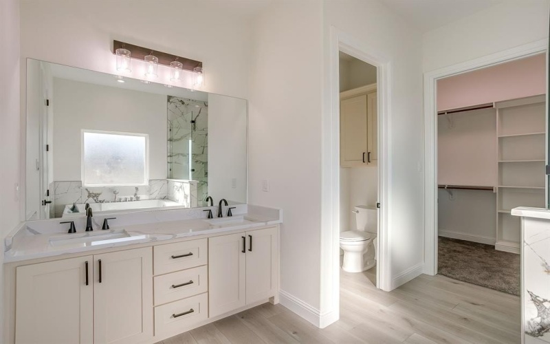 8024 Harvest Drive, Grandview, TX 76050, 5 Habitaciones Habitaciones , ,5 BañosBaños,Residential,En Venta,8024 Harvest Drive,0,21089237