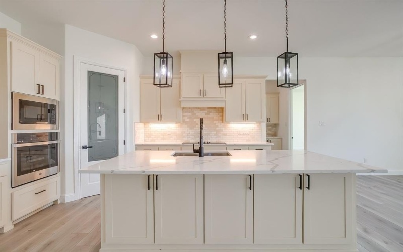 8024 Harvest Drive, Grandview, TX 76050, 5 Habitaciones Habitaciones , ,5 BañosBaños,Residential,En Venta,8024 Harvest Drive,0,21089237