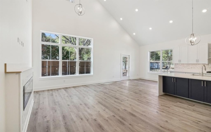 1611 Oak Street, McKinney, TX 75069, 4 Bedrooms Bedrooms, ,2 BathroomsBathrooms,Residential,For Sale,1611 Oak Street,0,21089951