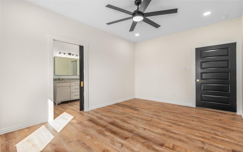 704 S Ivy Street, Hillsboro, TX 76645, 3 Bedrooms Bedrooms, ,2 BathroomsBathrooms,Residential,For Sale,704 S Ivy Street,0,21091675