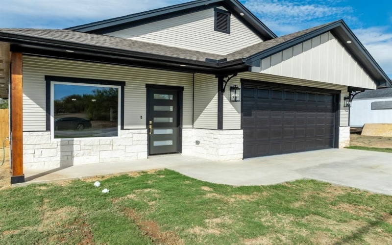 704 S Ivy Street, Hillsboro, TX 76645, 3 Bedrooms Bedrooms, ,2 BathroomsBathrooms,Residential,For Sale,704 S Ivy Street,0,21091675