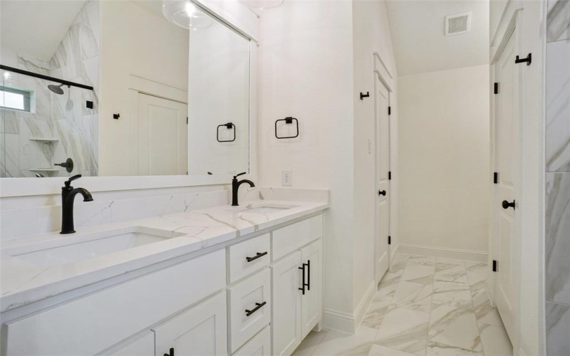 107 S 6th Street, Godley, TX 76044, 3 Bedrooms Bedrooms, ,2 BathroomsBathrooms,Residential,For Sale,107 S 6th Street,0,21094212