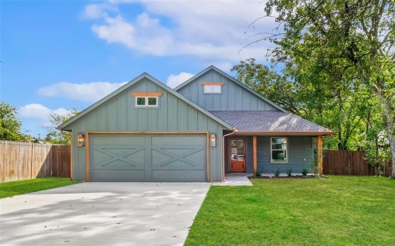 107 S 6th Street, Godley, TX 76044, 3 Bedrooms Bedrooms, ,2 BathroomsBathrooms,Residential,For Sale,107 S 6th Street,0,21094212