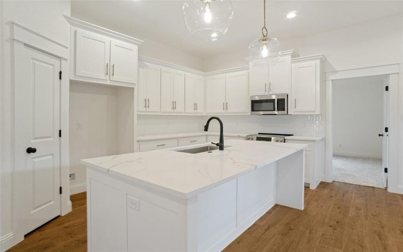 107 S 6th Street, Godley, TX 76044, 3 Bedrooms Bedrooms, ,2 BathroomsBathrooms,Residential,For Sale,107 S 6th Street,0,21094212