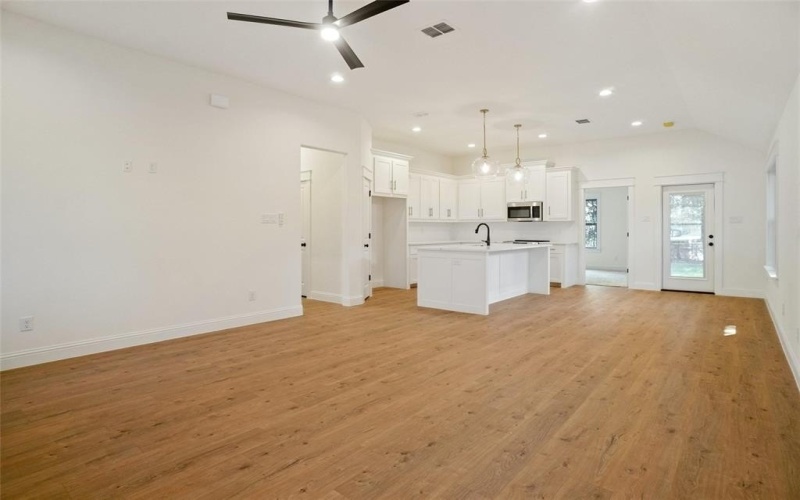 107 S 6th Street, Godley, TX 76044, 3 Bedrooms Bedrooms, ,2 BathroomsBathrooms,Residential,For Sale,107 S 6th Street,0,21094212