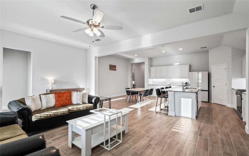 103 Woodlands Way, Balch Springs, TX 75181, 3 Bedrooms Bedrooms, ,2 BathroomsBathrooms,Residential,For Sale,103 Woodlands Way,0,21094333