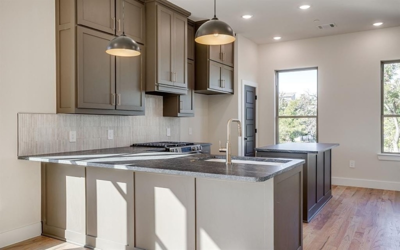 2824 Weisenberger Street #100, Fort Worth, TX 76107, 2 Bedrooms Bedrooms, ,2 BathroomsBathrooms,Residential,For Sale,2824 Weisenberger Street,0,21094430