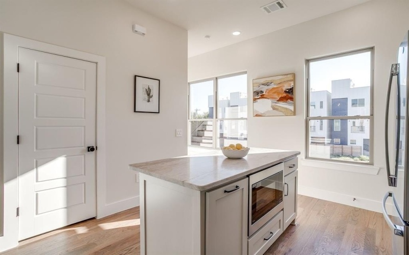 2820 Weisenberger Street #100, Fort Worth, TX 76107, 2 Bedrooms Bedrooms, ,2 BathroomsBathrooms,Residential,For Sale,2820 Weisenberger Street,0,21094450