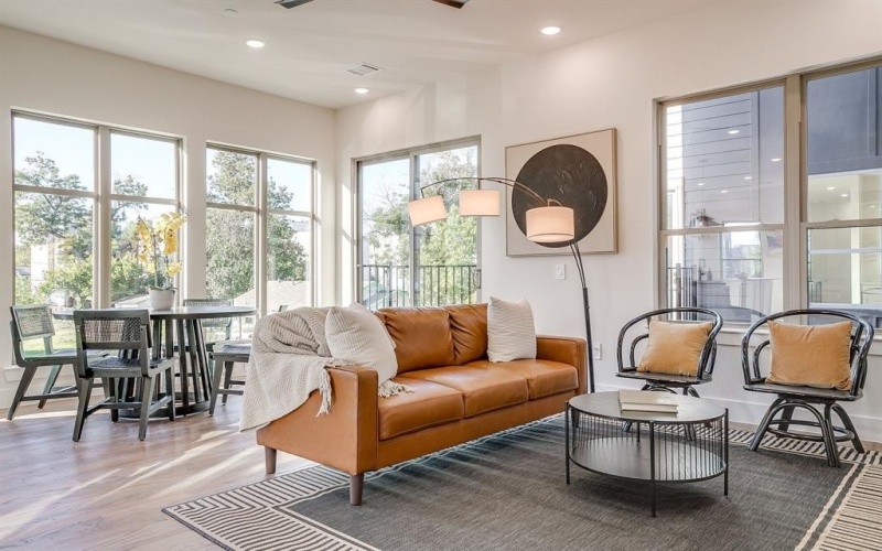 2820 Weisenberger Street #100, Fort Worth, TX 76107, 2 Bedrooms Bedrooms, ,2 BathroomsBathrooms,Residential,For Sale,2820 Weisenberger Street,0,21094450