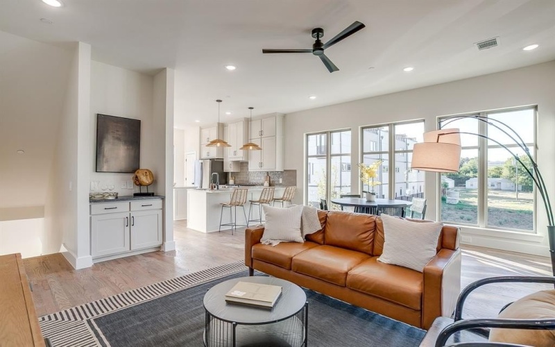 2820 Weisenberger Street #100, Fort Worth, TX 76107, 2 Bedrooms Bedrooms, ,2 BathroomsBathrooms,Residential,For Sale,2820 Weisenberger Street,0,21094450