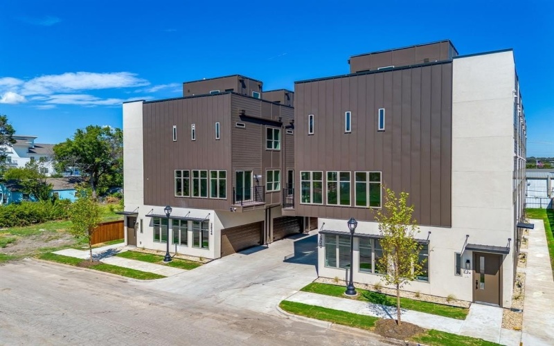 2820 Weisenberger Street #100, Fort Worth, TX 76107, 2 Bedrooms Bedrooms, ,2 BathroomsBathrooms,Residential,For Sale,2820 Weisenberger Street,0,21094450