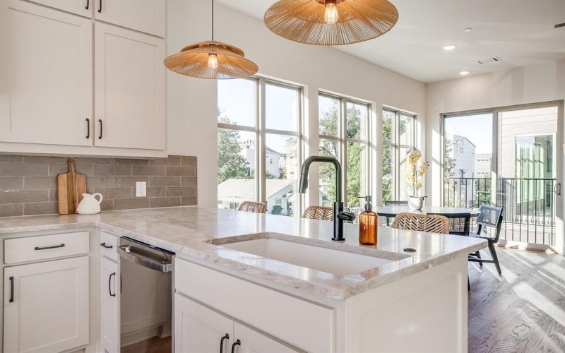 2820 Weisenberger Street #100, Fort Worth, TX 76107, 2 Bedrooms Bedrooms, ,2 BathroomsBathrooms,Residential,For Sale,2820 Weisenberger Street,0,21094450