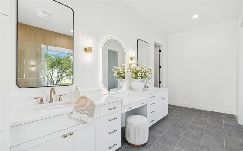 8008 Ben Day Murrin Road N, Fort Worth, TX 76126, 5 Bedrooms Bedrooms, ,2 BathroomsBathrooms,Residential,For Sale,8008 Ben Day Murrin Road N,0,21094776
