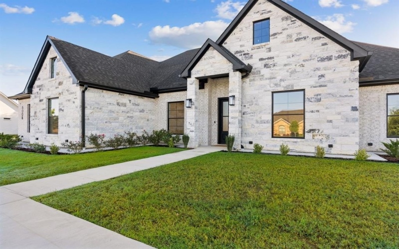8008 Ben Day Murrin Road N, Fort Worth, TX 76126, 5 Bedrooms Bedrooms, ,2 BathroomsBathrooms,Residential,For Sale,8008 Ben Day Murrin Road N,0,21094776
