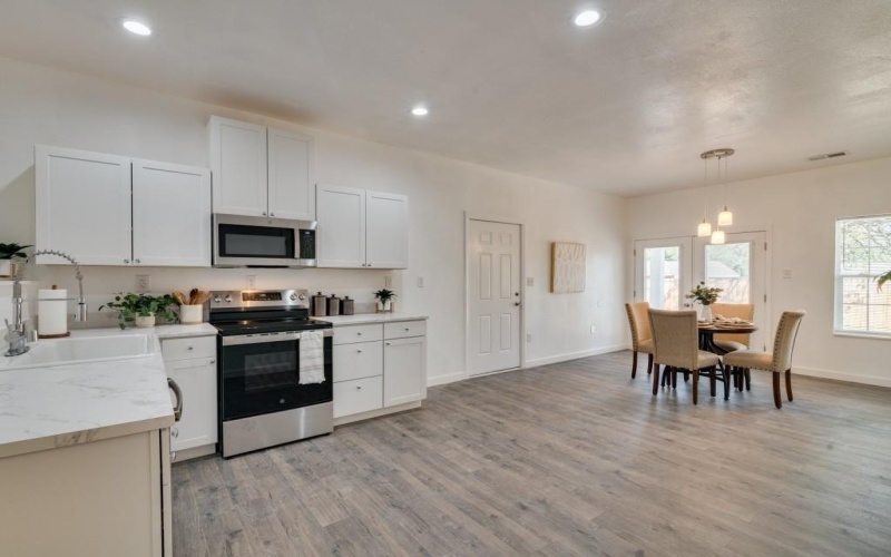 530 Maple Street, Commerce, TX 75428, 3 Bedrooms Bedrooms, ,2 BathroomsBathrooms,Residential,For Sale,530 Maple Street,0,21094974