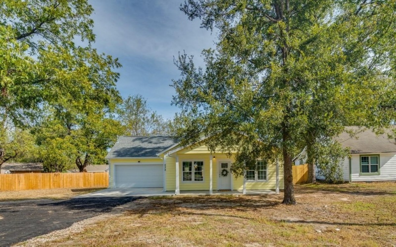 530 Maple Street, Commerce, TX 75428, 3 Bedrooms Bedrooms, ,2 BathroomsBathrooms,Residential,For Sale,530 Maple Street,0,21094974