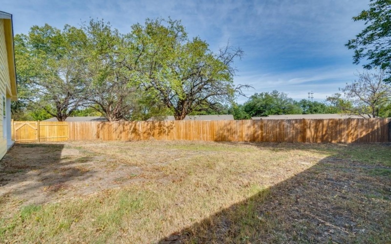 530 Maple Street, Commerce, TX 75428, 3 Bedrooms Bedrooms, ,2 BathroomsBathrooms,Residential,For Sale,530 Maple Street,0,21094974
