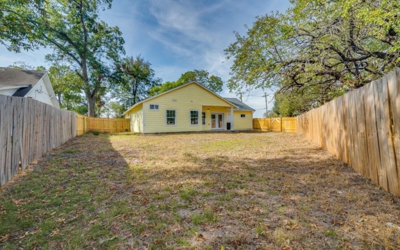 530 Maple Street, Commerce, TX 75428, 3 Bedrooms Bedrooms, ,2 BathroomsBathrooms,Residential,For Sale,530 Maple Street,0,21094974
