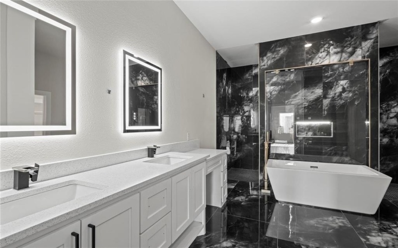 1531 E Waco Avenue, Dallas, TX 75216, 4 Bedrooms Bedrooms, ,2 BathroomsBathrooms,Residential,For Sale,1531 E Waco Avenue,0,21095004