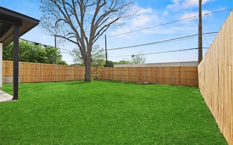 1531 E Waco Avenue, Dallas, TX 75216, 4 Bedrooms Bedrooms, ,2 BathroomsBathrooms,Residential,For Sale,1531 E Waco Avenue,0,21095004