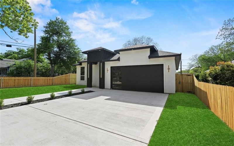 1531 E Waco Avenue, Dallas, TX 75216, 4 Bedrooms Bedrooms, ,2 BathroomsBathrooms,Residential,For Sale,1531 E Waco Avenue,0,21095004