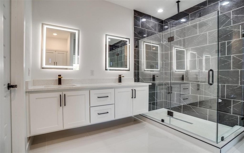 1420 Morrell Avenue, Dallas, TX 75203, 4 Bedrooms Bedrooms, ,2 BathroomsBathrooms,Residential,For Sale,1420 Morrell Avenue,0,21095010