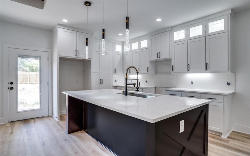 1420 Morrell Avenue, Dallas, TX 75203, 4 Bedrooms Bedrooms, ,2 BathroomsBathrooms,Residential,For Sale,1420 Morrell Avenue,0,21095010