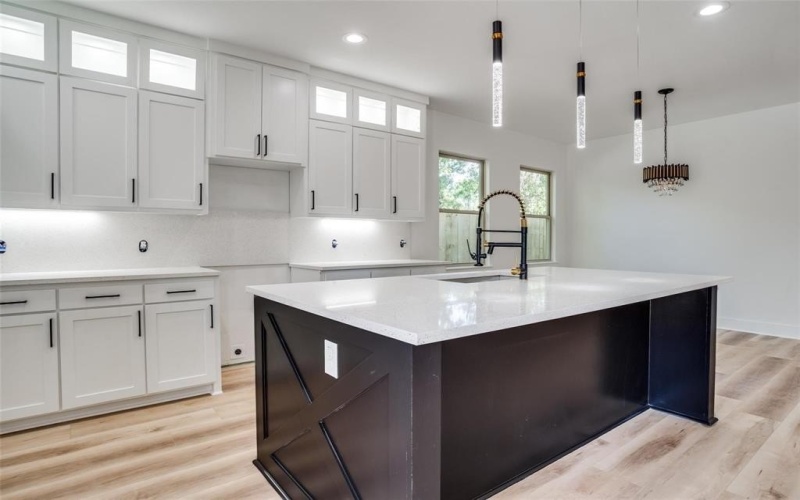 1420 Morrell Avenue, Dallas, TX 75203, 4 Bedrooms Bedrooms, ,2 BathroomsBathrooms,Residential,For Sale,1420 Morrell Avenue,0,21095010