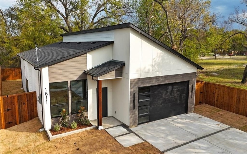 1611 Gibbons Street, Greenville, TX 75401, 3 Bedrooms Bedrooms, ,2 BathroomsBathrooms,Residential,For Sale,1611 Gibbons Street,0,21095255