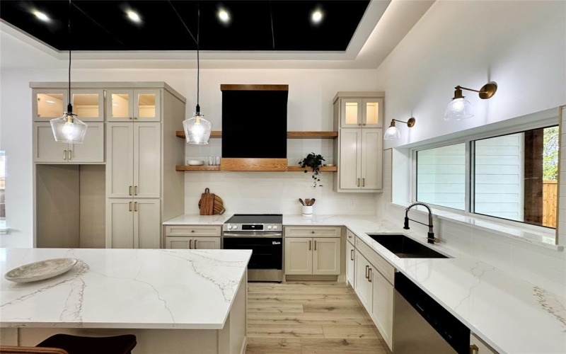 1611 Gibbons Street, Greenville, TX 75401, 3 Bedrooms Bedrooms, ,2 BathroomsBathrooms,Residential,For Sale,1611 Gibbons Street,0,21095255