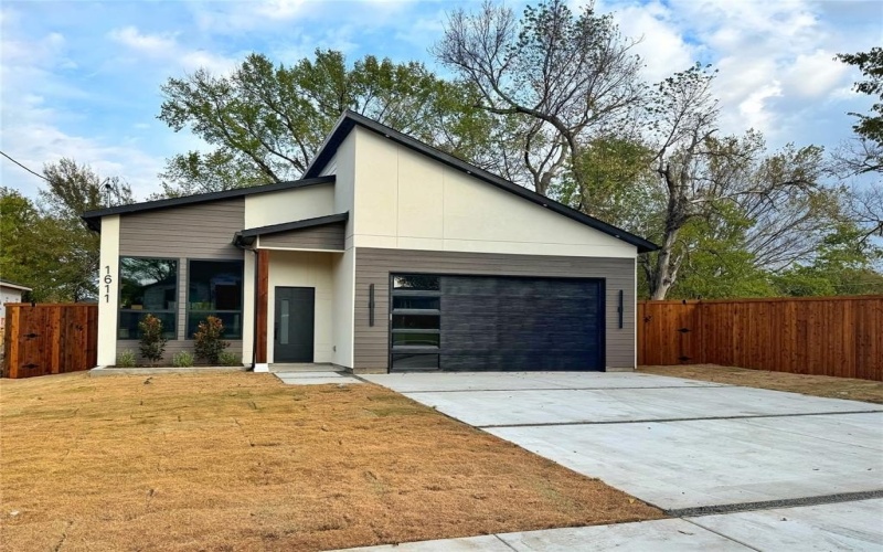 1611 Gibbons Street, Greenville, TX 75401, 3 Bedrooms Bedrooms, ,2 BathroomsBathrooms,Residential,For Sale,1611 Gibbons Street,0,21095255