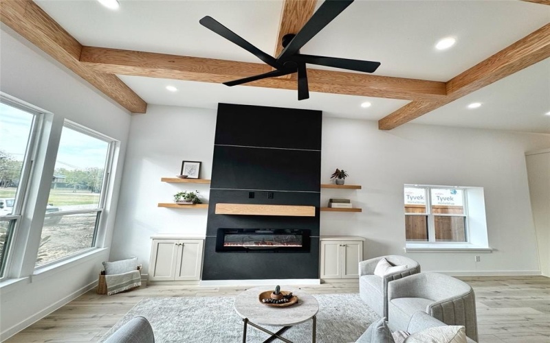 1611 Gibbons Street, Greenville, TX 75401, 3 Bedrooms Bedrooms, ,2 BathroomsBathrooms,Residential,For Sale,1611 Gibbons Street,0,21095255