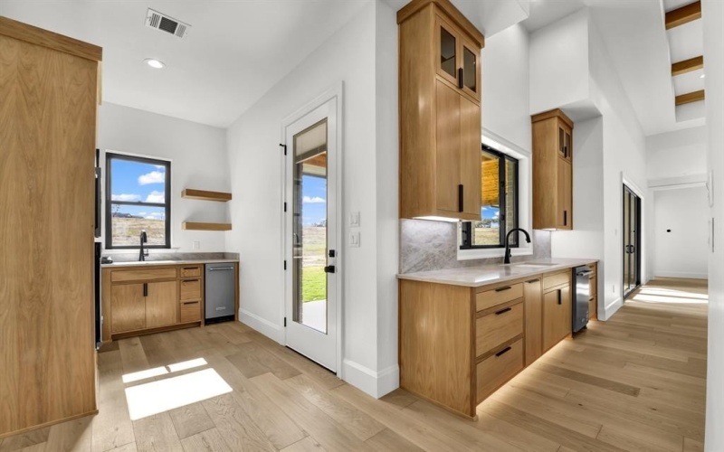 613 Hondo Crossing, Weatherford, TX 76087, 5 Bedrooms Bedrooms, ,6 BathroomsBathrooms,Residential,For Sale,613 Hondo Crossing,0,21095367