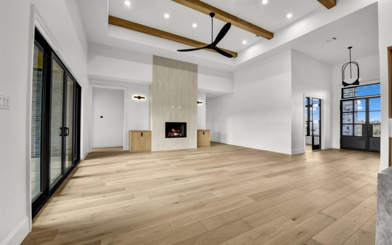 613 Hondo Crossing, Weatherford, TX 76087, 5 Bedrooms Bedrooms, ,6 BathroomsBathrooms,Residential,For Sale,613 Hondo Crossing,0,21095367