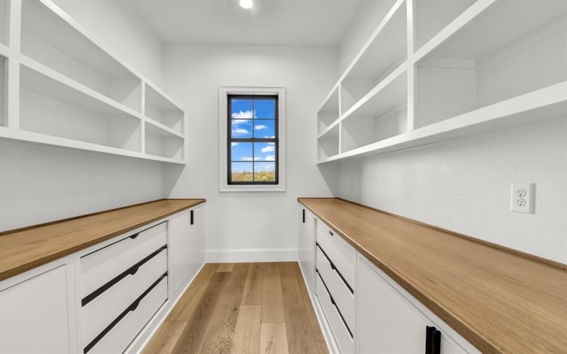 613 Hondo Crossing, Weatherford, TX 76087, 5 Bedrooms Bedrooms, ,6 BathroomsBathrooms,Residential,For Sale,613 Hondo Crossing,0,21095367